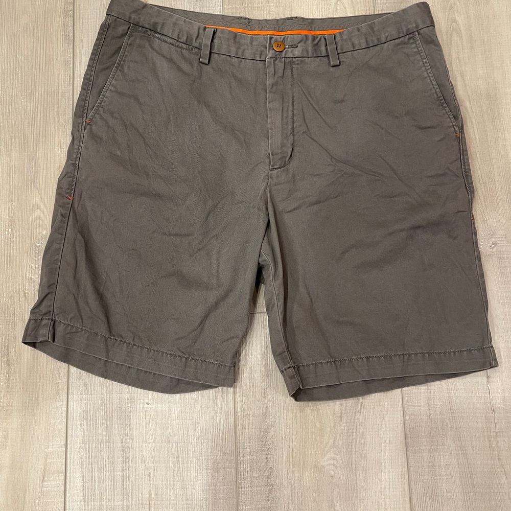 Men’s Tommy Bahama Borcay shorts size 38